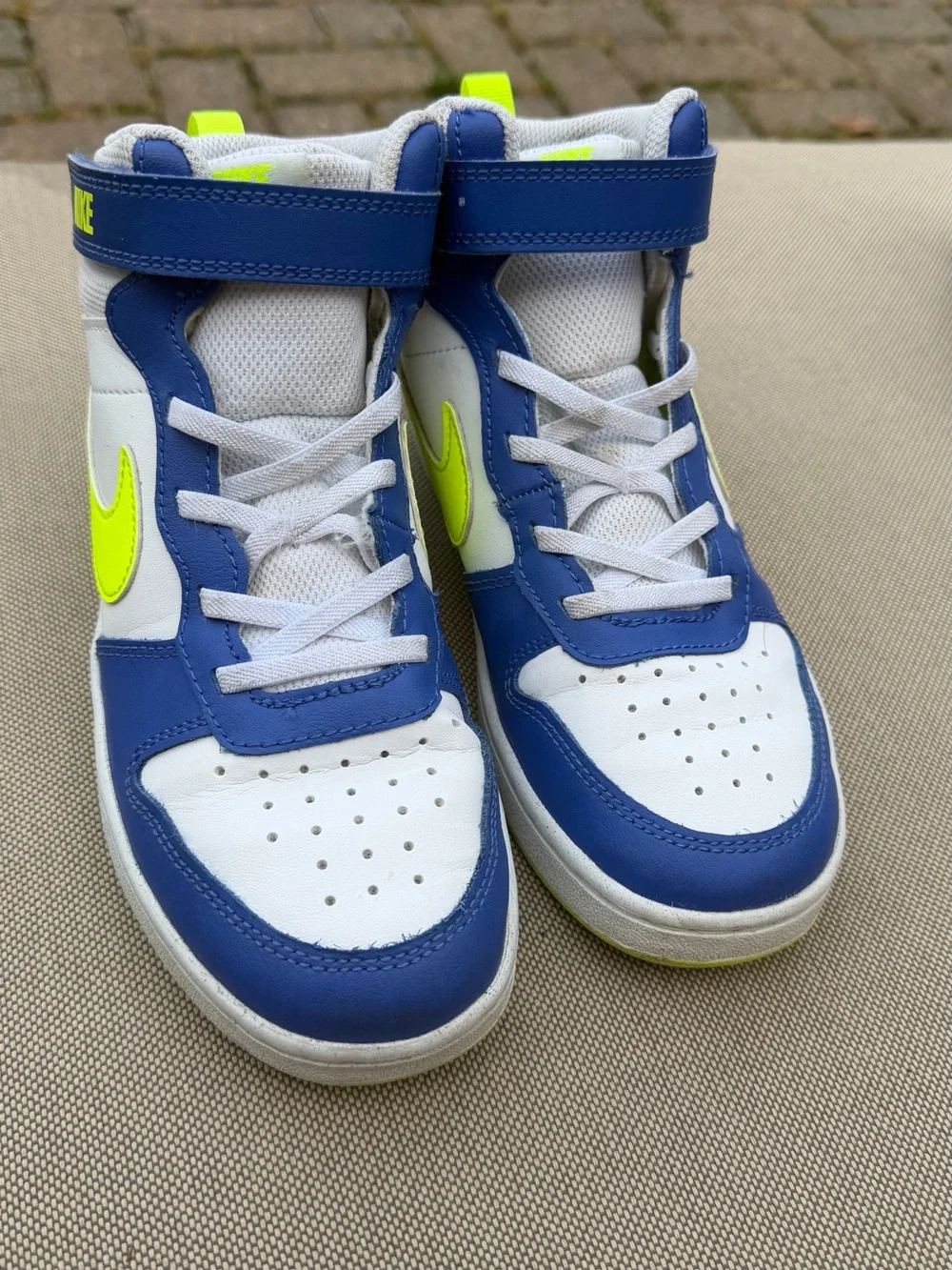 Nike Court Borough Mid 2 SIZE 3Y
